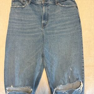 ABERCROMBIE JEANS SIZE 14 - DISTRESSED BAGGY